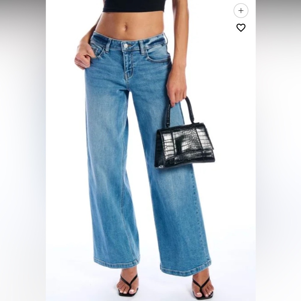 NWT Akira Low-Rise Wide Leg Jeans
